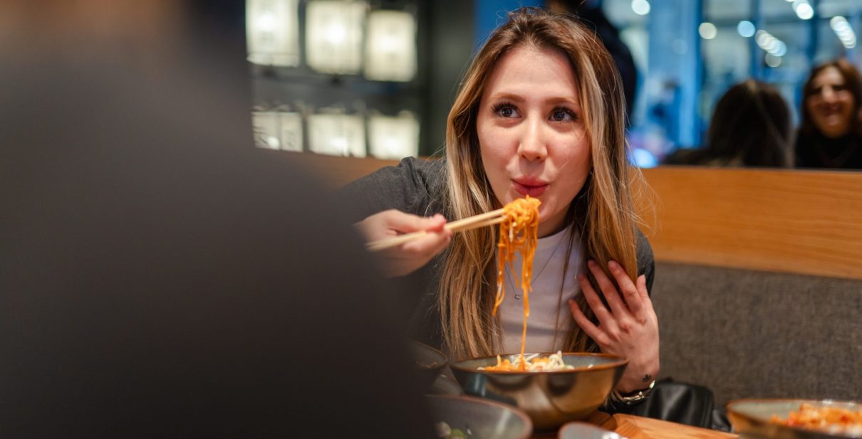 Gen Z is splurging on 325 AmEx Gold cards to snap up exclusive dinner